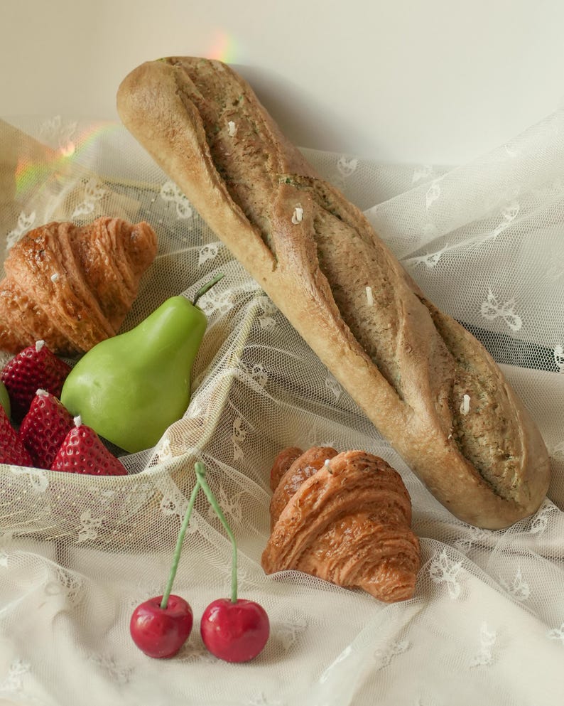 Handgefertigte Bäckerei Kerze – Brotlaib, Croissant und Früchte – parfümiert oder unparfümiert
