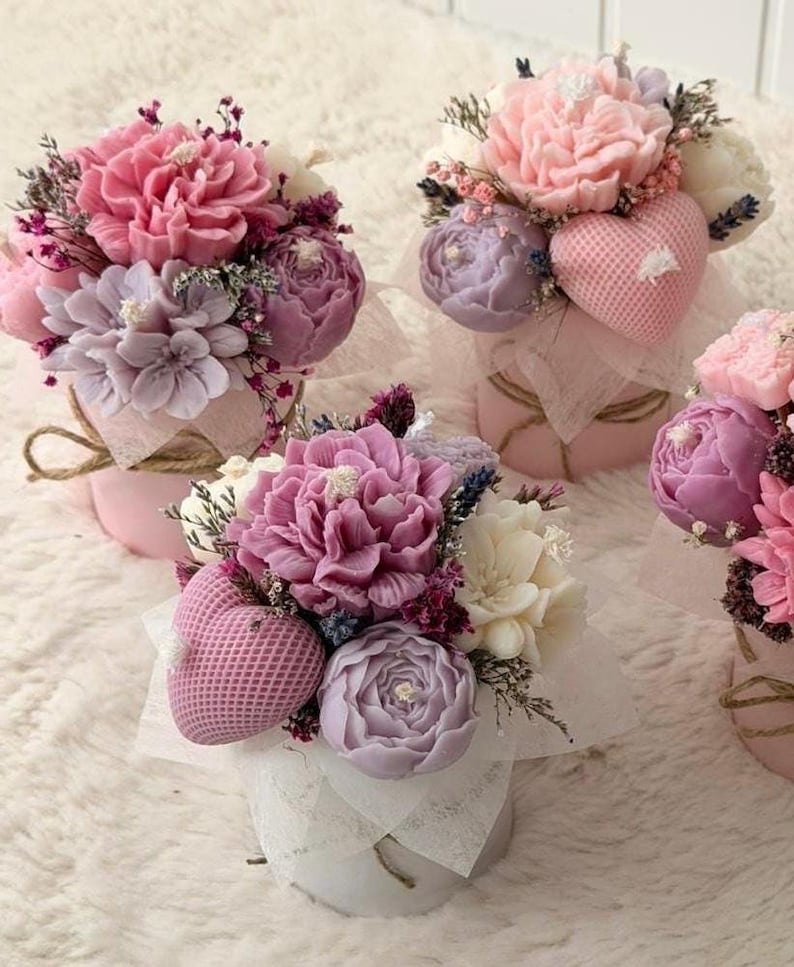 Blumenstrauß aus Kerzen mit Trockenblumen, Geschenk, 12x13 cm, Raps-Wachs