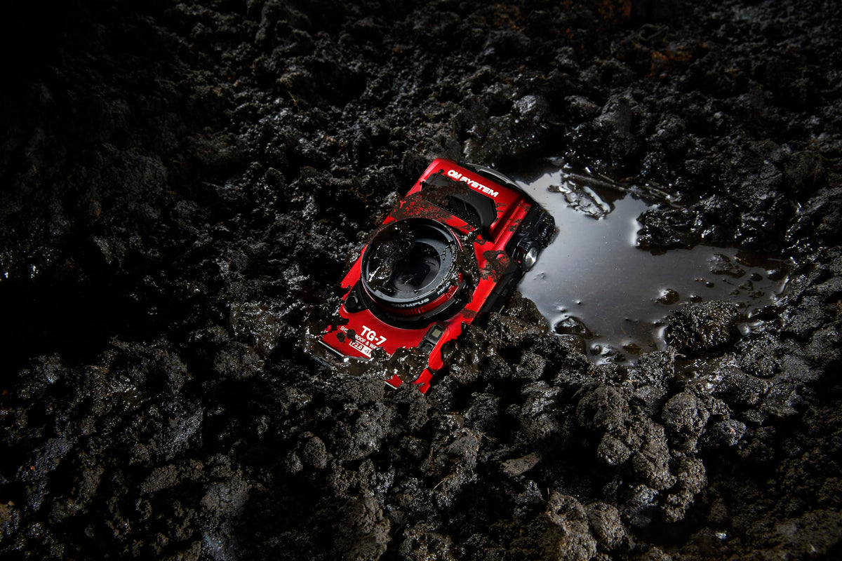 Tough TG7 Outdoor Kamera wasserdicht, stoßfest, F2.0 rot, 4K Video, 12MP, 4x Zoom, Makro, Bluetooth, WLAN
