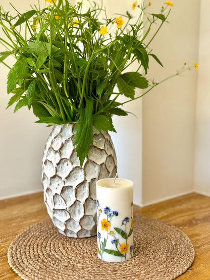 Sojakerze mit Blumenmuster, Duftkerze, 14 cm x 7 cm, 45–50 Stunden Brenndauer