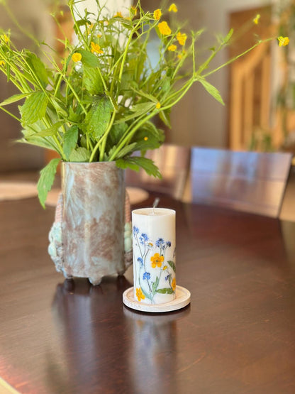 Sojakerze mit Blumenmuster, Duftkerze, 14 cm x 7 cm, 45–50 Stunden Brenndauer