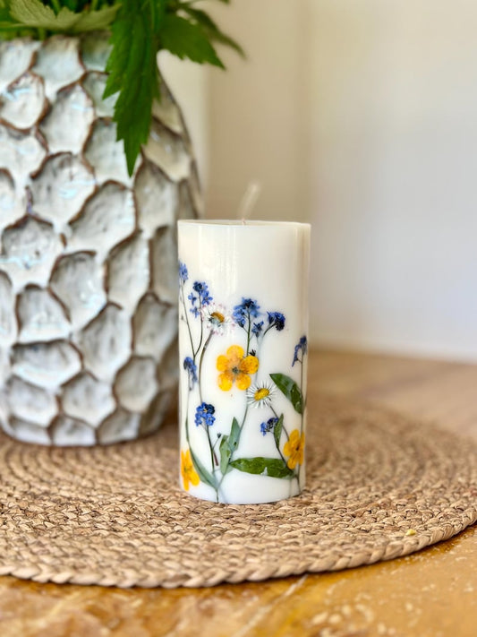 Sojakerze mit Blumenmuster, Duftkerze, 14 cm x 7 cm, 45–50 Stunden Brenndauer