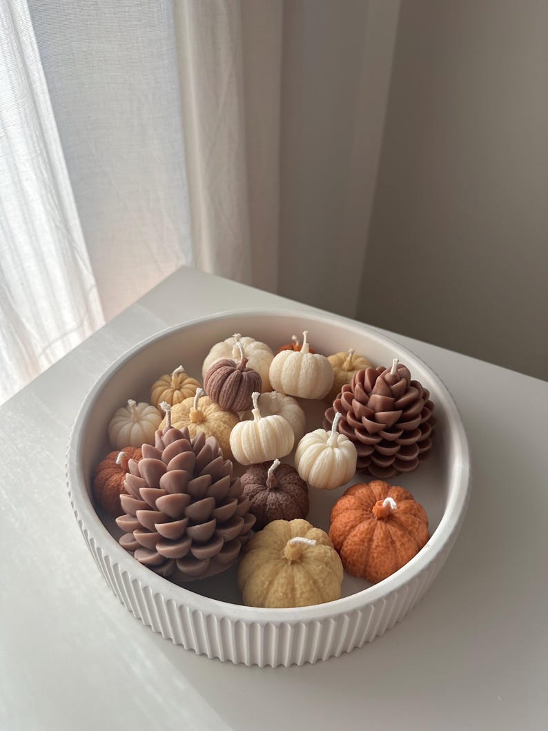 Tannenzapfen Kerze aus Rapswachs, 8cm Höhe, Herbst Winter Deko
