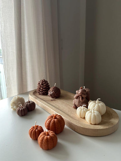 Tannenzapfen Kerze aus Rapswachs, 8cm Höhe, Herbst Winter Deko