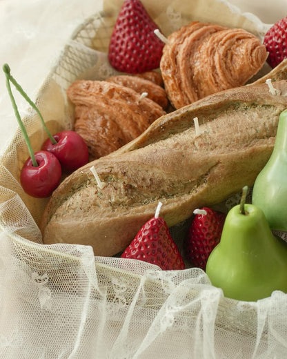 Handgefertigte Bäckerei Kerze – Brotlaib, Croissant und Früchte – parfümiert oder unparfümiert