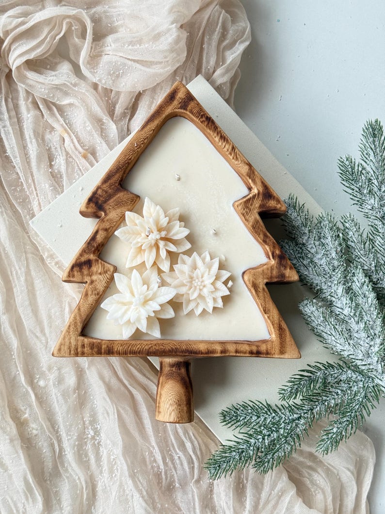 Weihnachtsbaum-Holzschale mit Schneeflocken oder Weihnachtsstern, Sojakerze, 100% natürliches Sojawachs, Holzdochte, 26 cm x 19 cm