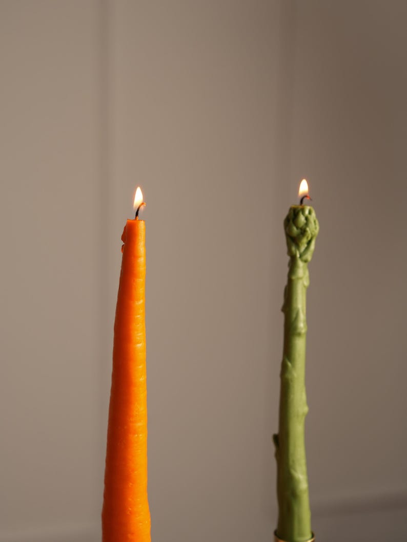 Spitzkerze Karotte oder Spargel 22 cm Sojawachs unparfümiert Frühlingsdekoration