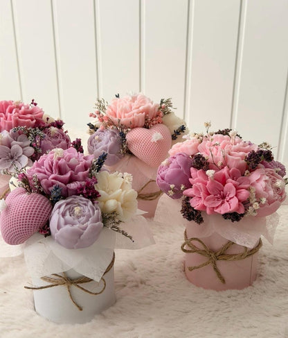 Blumenstrauß aus Kerzen mit Trockenblumen, Geschenk, 12x13 cm, Raps-Wachs