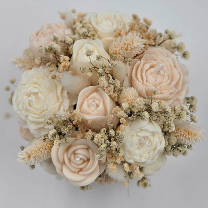 Kerzen-Blumenstrauß mit Duft und Trockenblumen in handgegossener Keraflott-Schale Creme/Weiß