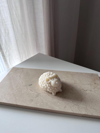 Handgemachte Schafkerze aus Rapswachs - Niedliche Lamm Tierkerze - Bauernhof Deko