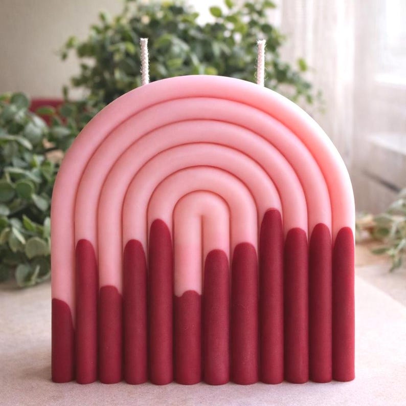 Handgegossene Schleifenkerze aus Rapswachs – Duftfreie Ribbon Candle – Ästhetische Deko-Kerze