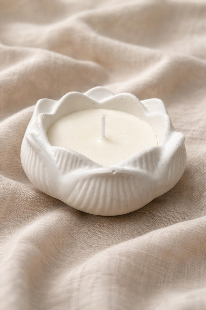 Lotusförmige Duftkerze | Minimalistische Kerze | 9 cm