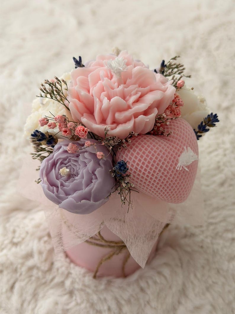 Blumenstrauß aus Kerzen mit Trockenblumen, Geschenk, 12x13 cm, Raps-Wachs