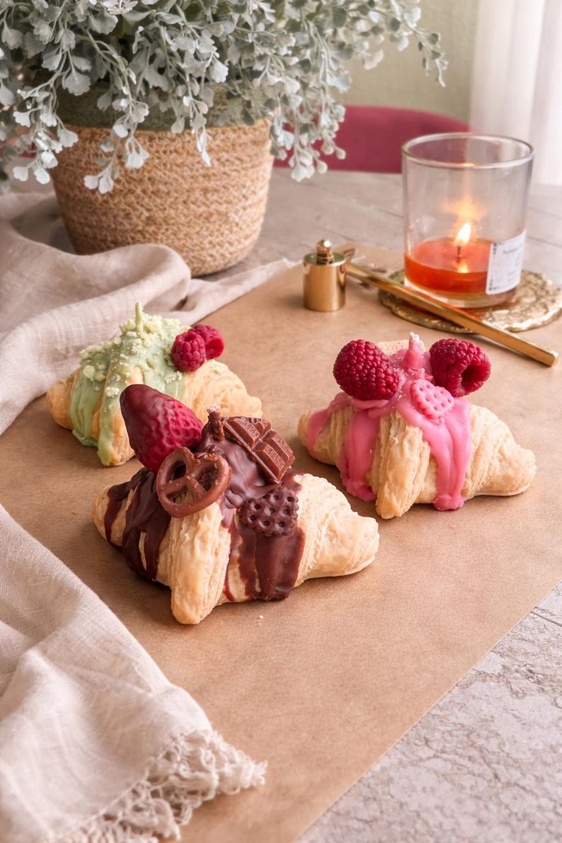 Rapswachs Croissant Kerze Schoko-Strawberry 9x7 cm 100 g
