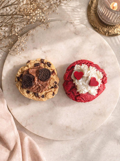Red Velvet Cookie Kerze, Chocolate Chips Cookie Kerze, Realistische Dessert Deko aus Rapswachs, 8x4 cm