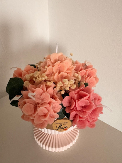 Hortensien Duftkerze im Keramiktopf – Handgefertigte Blumenkerze