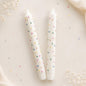 Set mit 2 handbemalten Stabkerzen Pastell Konfetti, weiße Kerzen mit pastellfarbenen Punkten, Stearin