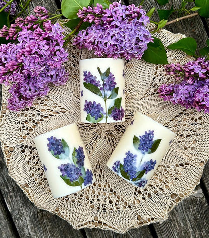 Sojakerze mit echten Fliederblumen, Sojawachs, Baumwolldocht, 9 x 7,5 cm