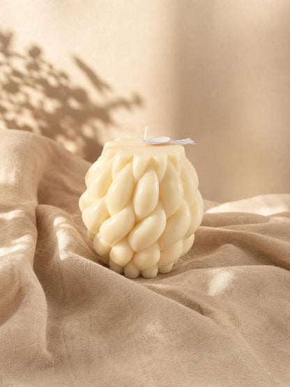 Knoten Kerze Creme Beige 9 cm x 6 cm Handgegossene Designkerze