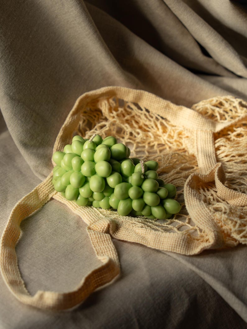Grüne Traubenkerze aus Sojawachs, Handgefertigte Fruchtkerze, Tischdeko 335g 7x18cm
