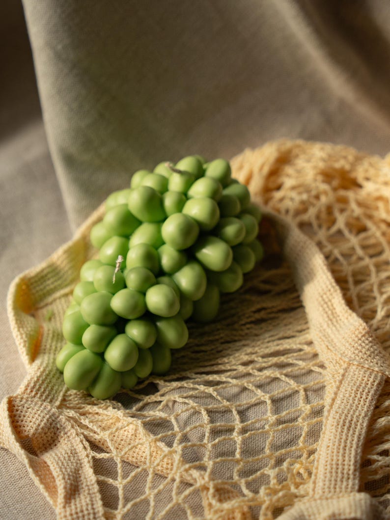 Grüne Traubenkerze aus Sojawachs, Handgefertigte Fruchtkerze, Tischdeko 335g 7x18cm