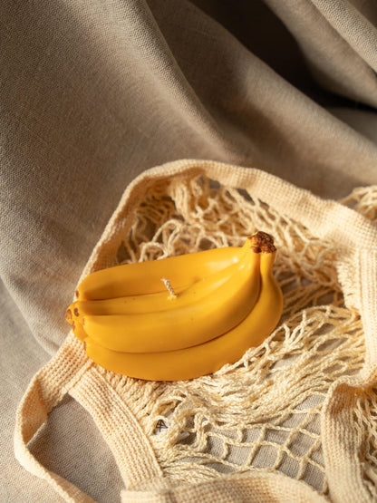 Bananenförmige Kerze aus Sojawachs und Olivenwachs, 14 cm x 7 cm, 252 g