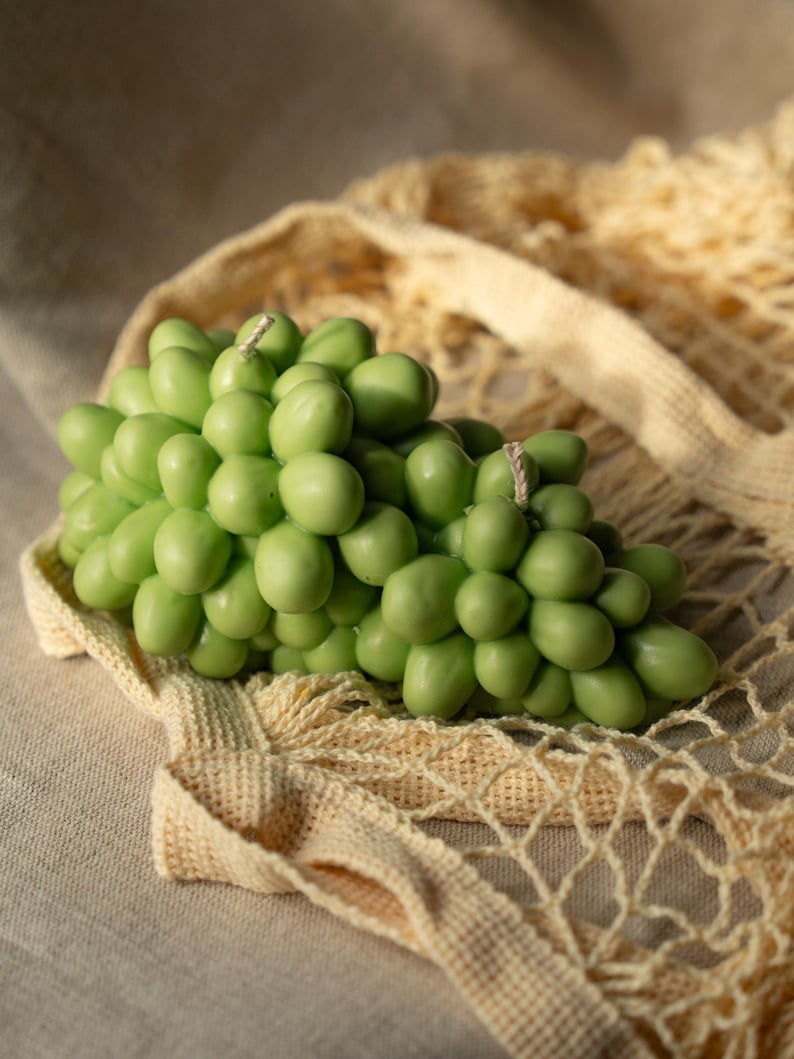 Grüne Traubenkerze aus Sojawachs, Handgefertigte Fruchtkerze, Tischdeko 335g 7x18cm